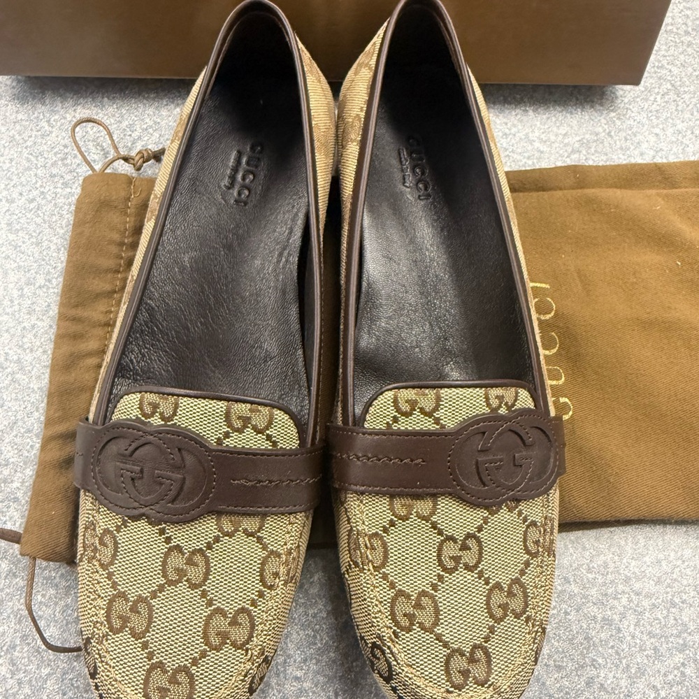 Gucci Women's Beige and Dark Brown Loafers - Picture 5 of 6